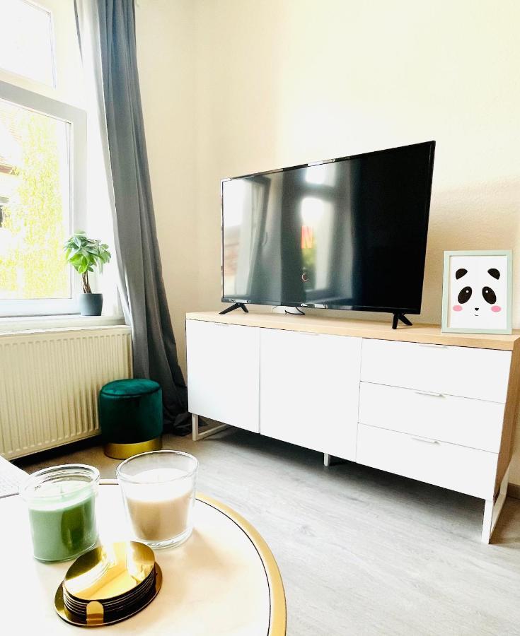 Renoviertes Apartment In Zentraler Lage - Wlan, Smart-Tv, Kueche, Balkon Und Queensize-Bett Fuer 4 Gaeste Erfurt Bagian luar foto