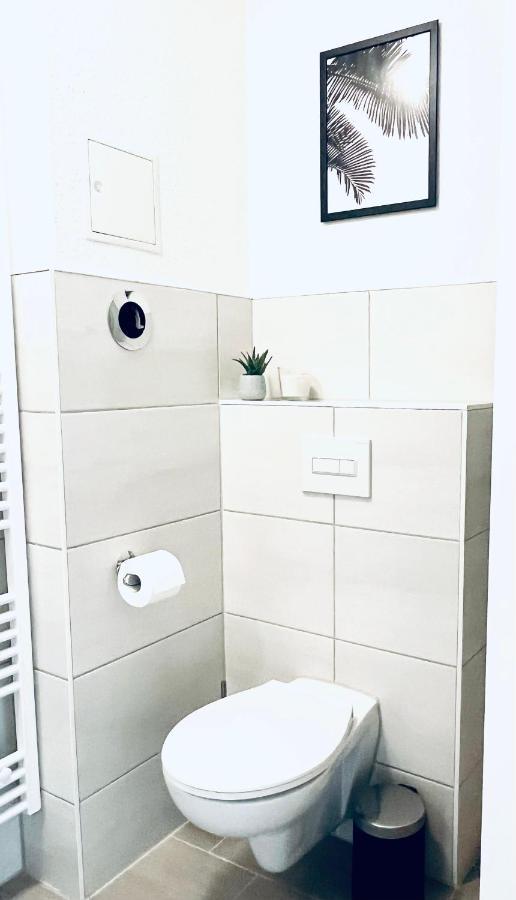 Renoviertes Apartment In Zentraler Lage - Wlan, Smart-Tv, Kueche, Balkon Und Queensize-Bett Fuer 4 Gaeste Erfurt Bagian luar foto